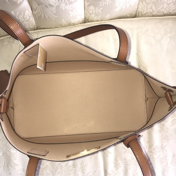 Brand New Michael Kors Leather Lg Drawstring Tote - Picture 12 of 14